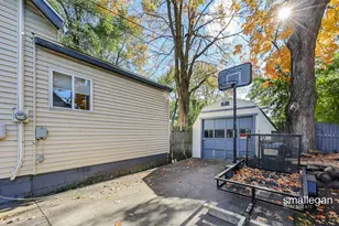 1085 E Larch Ave, Muskegon, MI 49442 - Photo 29