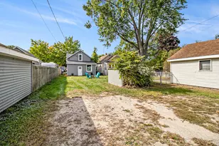 420 Robert St, Ludington, MI 49431 - Photo 5