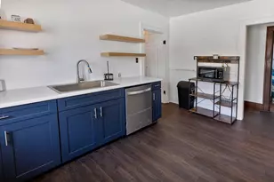 410 Adams Ave, Muskegon, MI 49442 - Photo 9