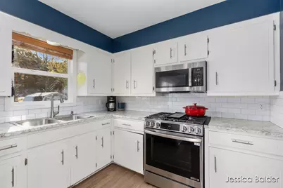 6908 Marshall Avenue SE, Grand Rapids, MI 49508 - Photo 9