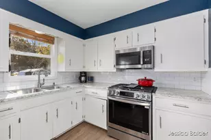 6908 Marshall Ave SE, Grand Rapids, MI 49508 - Photo 9