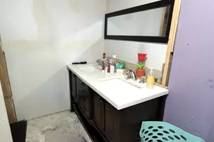 511 Maple St, Three Rivers, MI 49093 - Photo 11