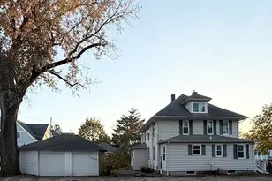 603 Lions Park Dr, Saint Joseph, MI 49085 - Photo 3