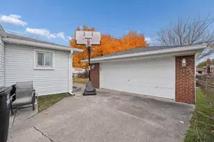 29717 Hanover Ave, Westland, MI 48186 - Photo 25