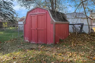 91 N Cedar Ave, Battle Creek, MI 49037 - Photo 15