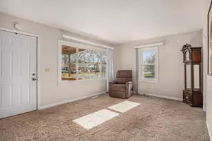 91 N Cedar Ave, Battle Creek, MI 49037 - Photo 7