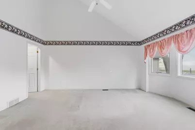 8040 Pepperwood Drive, Grand Blanc, MI 48439 - Photo 11