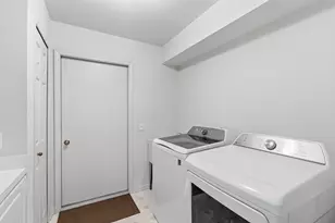 8040 Pepperwood Dr, Grand Blanc, MI 48439 - Photo 21