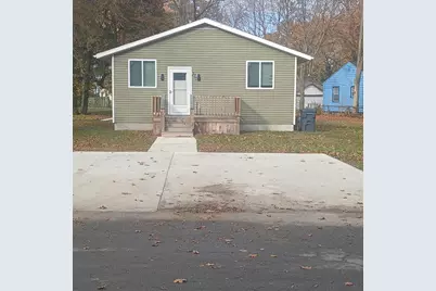 377 Parker Avenue, Benton Harbor, MI 49022 - Photo 1