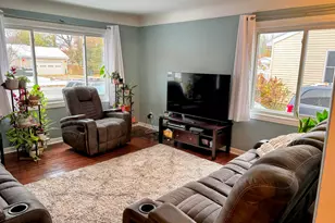 209 Burt St, Tecumseh, MI 49286 - Photo 3