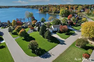 6574 Gran Via Dr NE, Rockford, MI 49341 - Photo 3