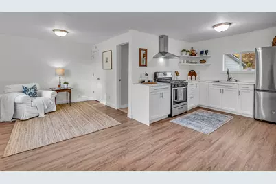 323 Sycamore Street, Jackson, MI 49202 - Photo 3