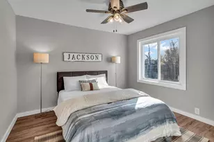 323 Sycamore St, Jackson, MI 49202 - Photo 5