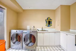 28485 S Harwich Ct, Farmington Hills, MI 48334 - Photo 21