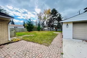 2547 Empire Dr, West Bloomfield, MI 48324 - Photo 23