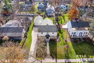 2730 Oakwood Dr SE, East Grand Rapids, MI 49506 - Photo 65