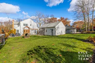 2730 Oakwood Dr SE, East Grand Rapids, MI 49506 - Photo 59