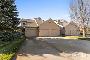 1387 W Harbour Towne Cir, Muskegon, MI 49441 - Photo 3