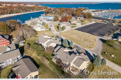 1387 W Harbour Towne Circle #231, Muskegon, MI 49441 - Photo 9
