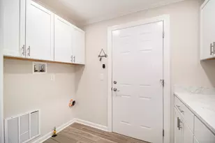 30882 Leelane St, Farmington Hills, MI 48336 - Photo 13