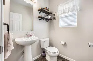 6880 High Meadow Dr, Hudsonville, MI 49426 - Photo 9