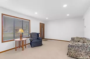 674 Waterview Ct, Grandville, MI 49418 - Photo 7