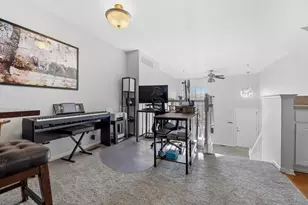 166 Clubhouse Cir, Walled Lake, MI 48390 - Photo 7