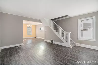778 Eleanor Street NE, Grand Rapids, MI 49505 - Photo 3