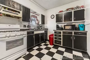 428 W Walnut St, Hastings, MI 49058 - Photo 11