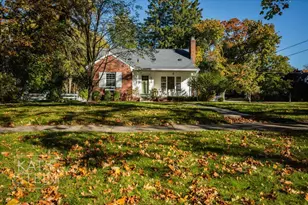 2635 Elmwood Dr SE, Grand Rapids, MI 49506 - Photo 3