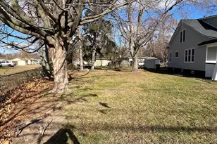 1226 Evanston Ave, Muskegon, MI 49442 - Photo 9