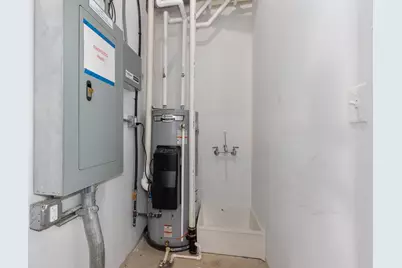 1010 Cesar E Chavez Avenue SW, Grand Rapids, MI 49503 - Photo 13