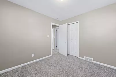 19720 Woodside Street, Harper Woods, MI 48225 - Photo 11