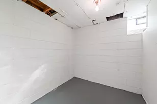 19720 Woodside St, Harper Woods, MI 48225 - Photo 21