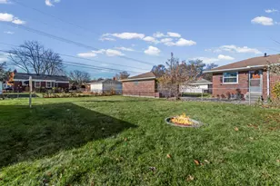 19720 Woodside St, Harper Woods, MI 48225 - Photo 25