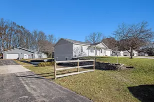 1177 106th Ave, Plainwell, MI 49080 - Photo 3