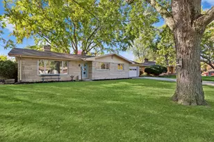 1350 Susan Dr, Saint Joseph, MI 49085 - Photo 3