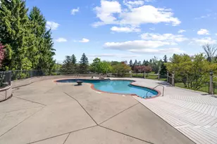 7288 Danbrooke Ct, West Bloomfield, MI 48322 - Photo 5