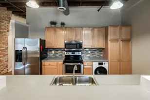 40 Monroe Center St NW, Grand Rapids, MI 49503 - Photo 9