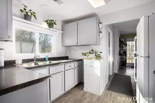 5738 Mt Vernon Ave, Portage, MI 49024 - Photo 9