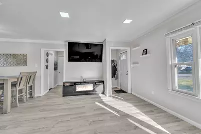 19135 Weyher Street, Livonia, MI 48152 - Photo 9