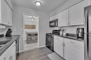 19135 Weyher St, Livonia, MI 48152 - Photo 17