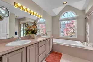 6057 Beachwood Dr, West Bloomfield, MI 48324 - Photo 27