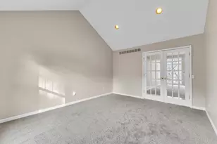 6057 Beachwood Dr, West Bloomfield, MI 48324 - Photo 7