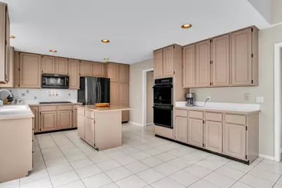 6057 Beachwood Drive, West Bloomfield, MI 48324 - Photo 17