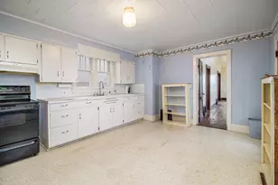 603 E Dowland St, Ludington, MI 49431 - Photo 9