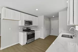 31627 Augusta Dr, Romulus, MI 48174 - Photo 5