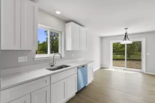 31627 Augusta Dr, Romulus, MI 48174 - Photo 3