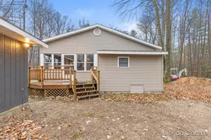 9807 N Maple Hill Rd, Howard City, MI 49329 - Photo 1