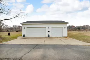 5158 Page Ave, Jackson, MI 49201 - Photo 3